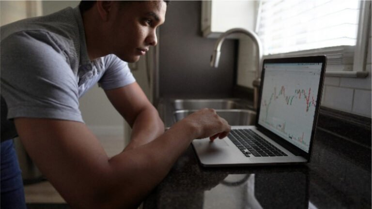 The Art of Risk Management: Safeguarding Your Investments in a Volatile Market blog 03
